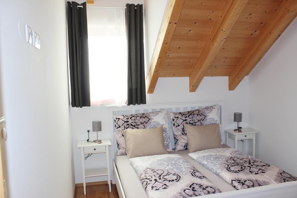 Ferienwohnung Earthloft Bad Kleinkirchheim Habitación foto